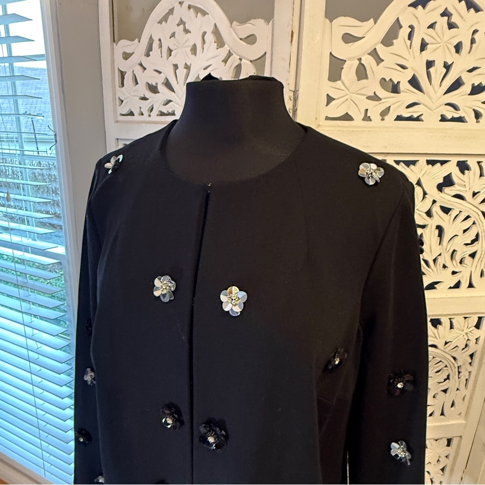 NWT Black Long Sleeve Embellished Coat with Floral Bead Accents Sz L - Picture 4 of 8